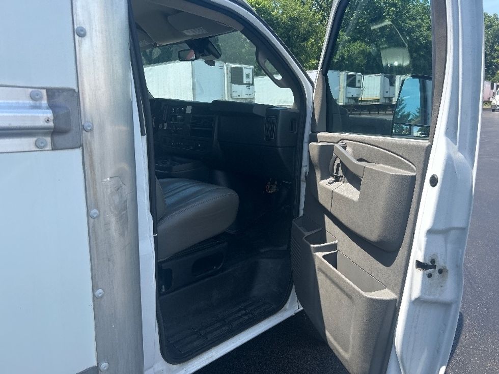 Light Duty Box Truck-Light and Medium Duty Trucks-GMC-2021-Savana G33903-Louisville-KY-66,703\n\t\tmiles-$ 33,750 - Image 20