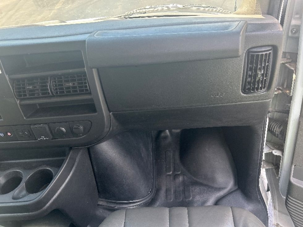 Light Duty Box Truck-Light and Medium Duty Trucks-GMC-2021-Savana G33903-Louisville-KY-66,703\n\t\tmiles-$ 33,750 - Image 21
