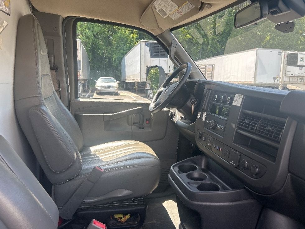 Light Duty Box Truck-Light and Medium Duty Trucks-GMC-2021-Savana G33903-Louisville-KY-66,703\n\t\tmiles-$ 33,750 - Image 22