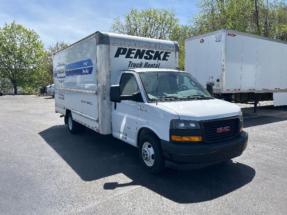 Light Duty Box Truck-Light and Medium Duty Trucks-GMC-2021-Savana G33903-Louisville-KY-69,399\n\t\tmiles-$ 33,000 - Image 1