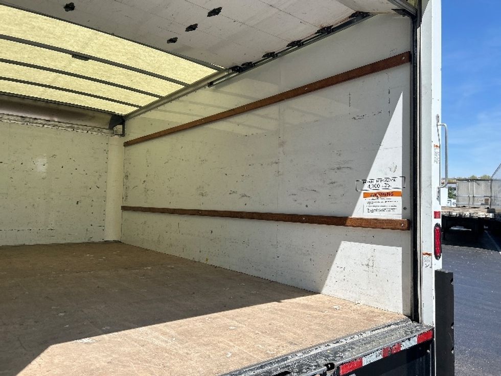 Light Duty Box Truck-Light and Medium Duty Trucks-GMC-2021-Savana G33903-Louisville-KY-69,399\n\t\tmiles-$ 33,000 - Image 12