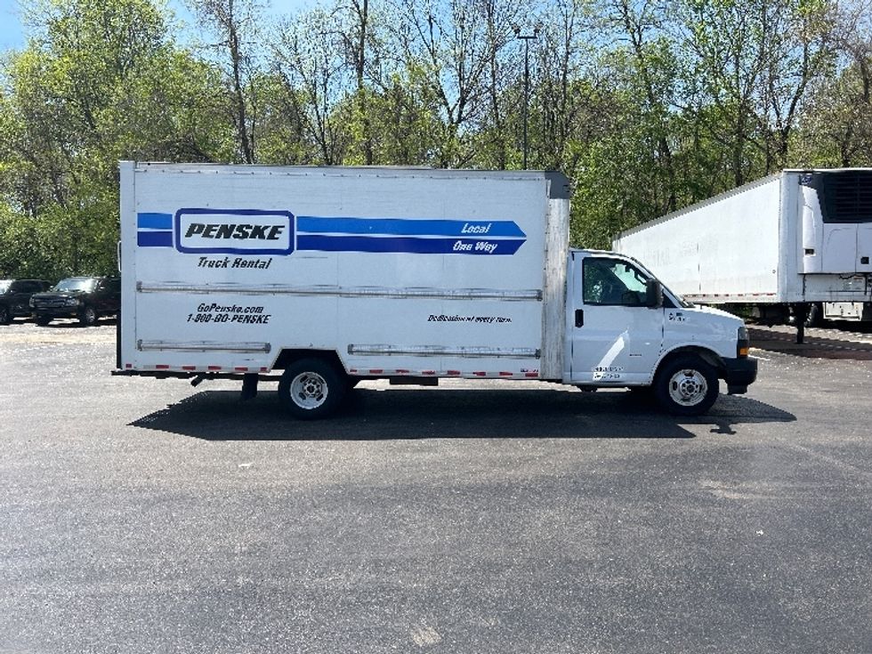 Light Duty Box Truck-Light and Medium Duty Trucks-GMC-2021-Savana G33903-Louisville-KY-69,399\n\t\tmiles-$ 33,000 - Image 15