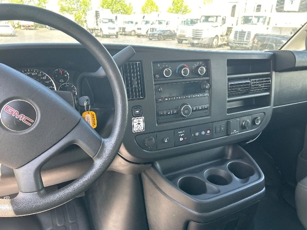 Light Duty Box Truck-Light and Medium Duty Trucks-GMC-2021-Savana G33903-Louisville-KY-69,399\n\t\tmiles-$ 33,000 - Image 18