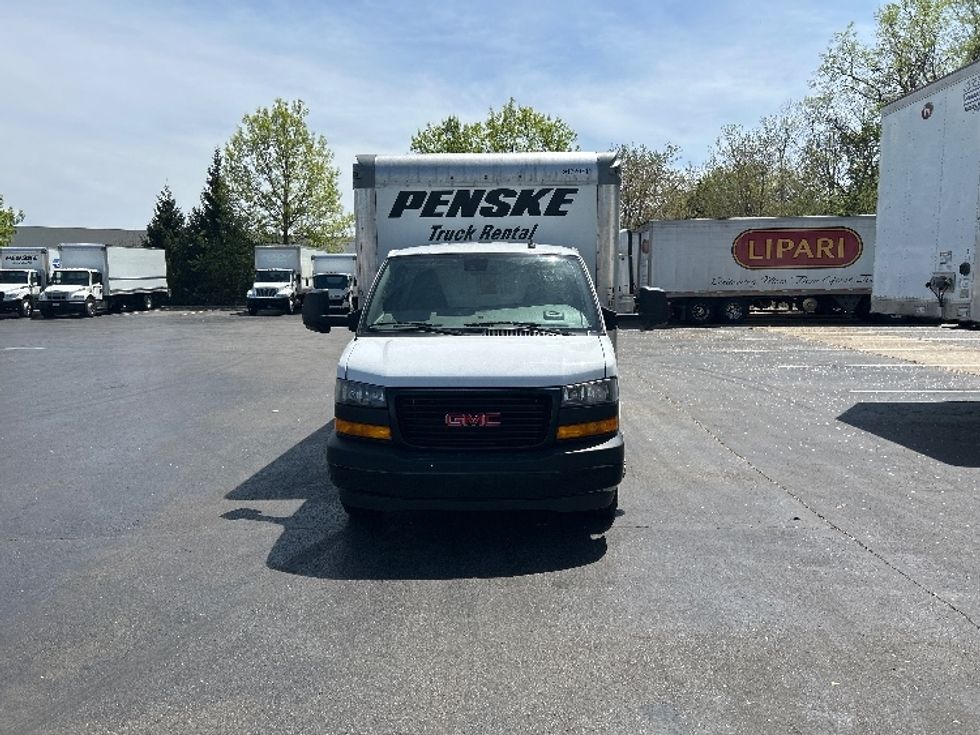Light Duty Box Truck-Light and Medium Duty Trucks-GMC-2021-Savana G33903-Louisville-KY-69,399\n\t\tmiles-$ 33,000 - Image 2