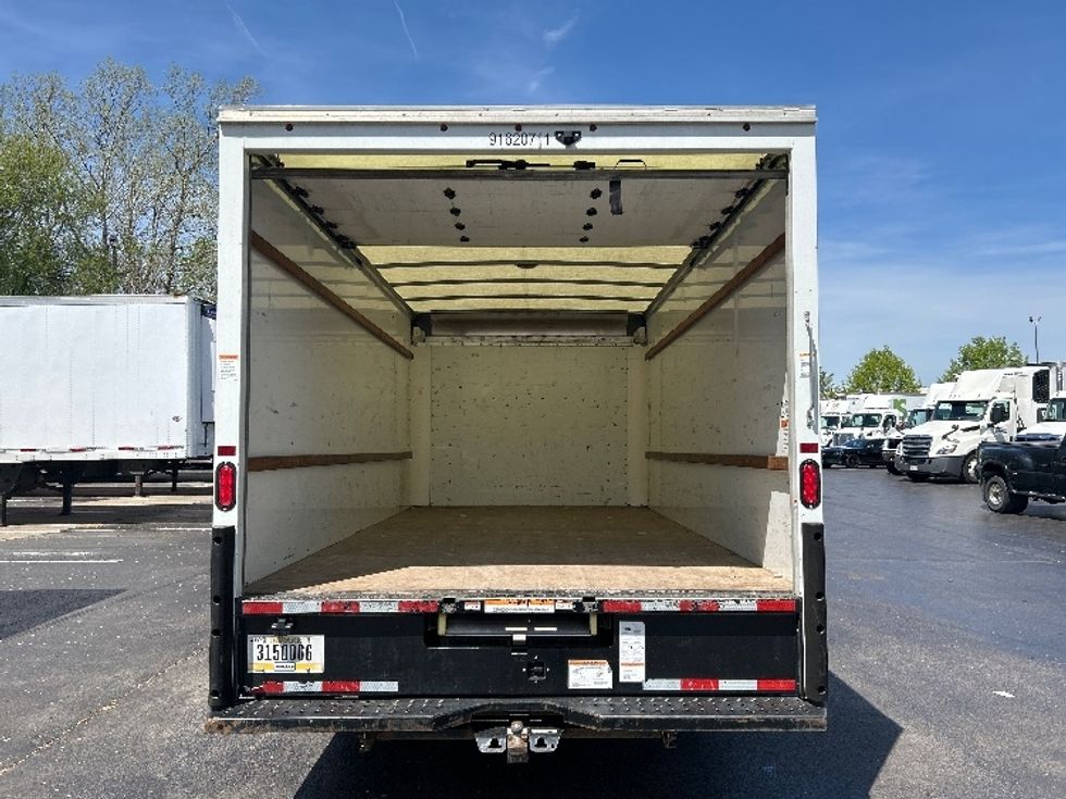 Light Duty Box Truck-Light and Medium Duty Trucks-GMC-2021-Savana G33903-Louisville-KY-69,399\n\t\tmiles-$ 33,000 - Image 8