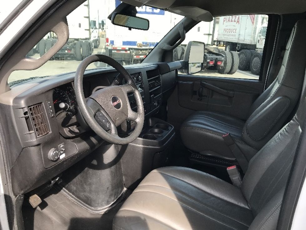 Light Duty Box Truck-Light and Medium Duty Trucks-GMC-2021-Savana G33903-Louisville-KY-74,299\n\t\tmiles-$ 32,250 - Image 16