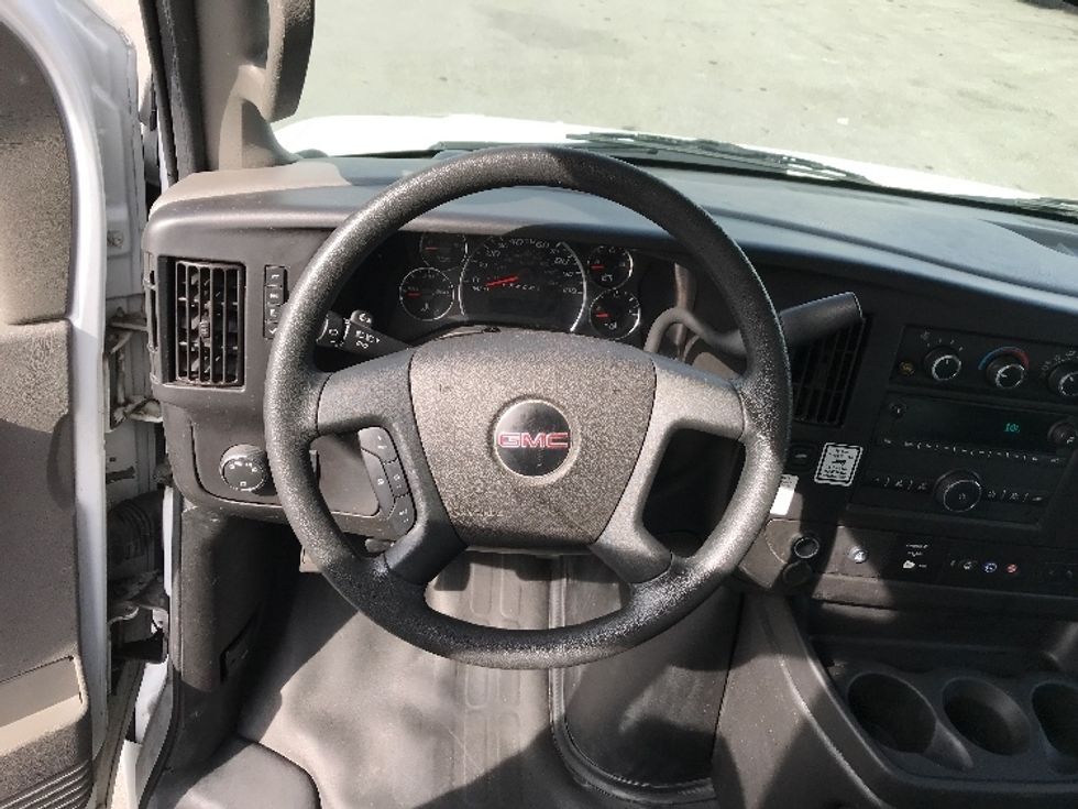 Light Duty Box Truck-Light and Medium Duty Trucks-GMC-2021-Savana G33903-Louisville-KY-74,299\n\t\tmiles-$ 32,250 - Image 17