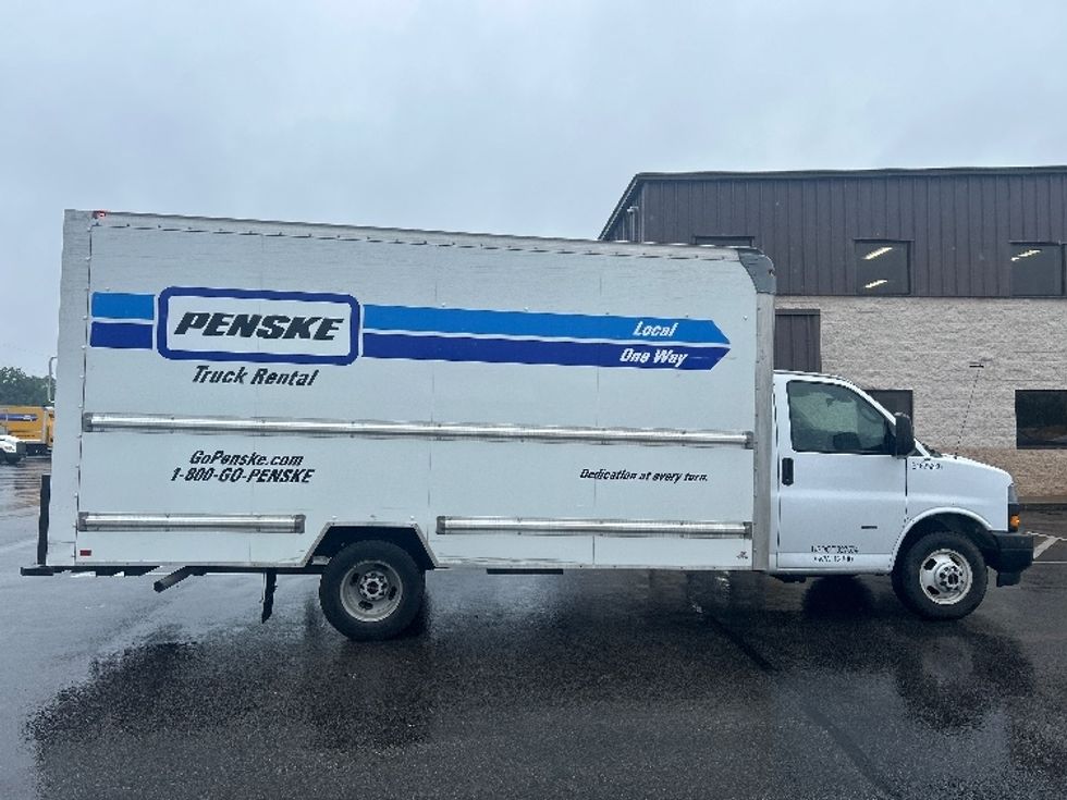 Light Duty Box Truck-Light and Medium Duty Trucks-GMC-2021-Savana G33903-Louisville-KY-90,838\n\t\tmiles-$ 28,250 - Image 13
