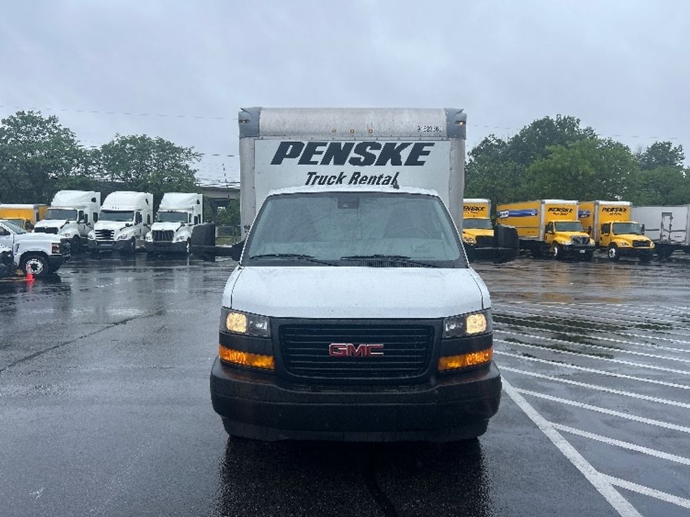 Light Duty Box Truck-Light and Medium Duty Trucks-GMC-2021-Savana G33903-Louisville-KY-90,838\n\t\tmiles-$ 28,250 - Image 2
