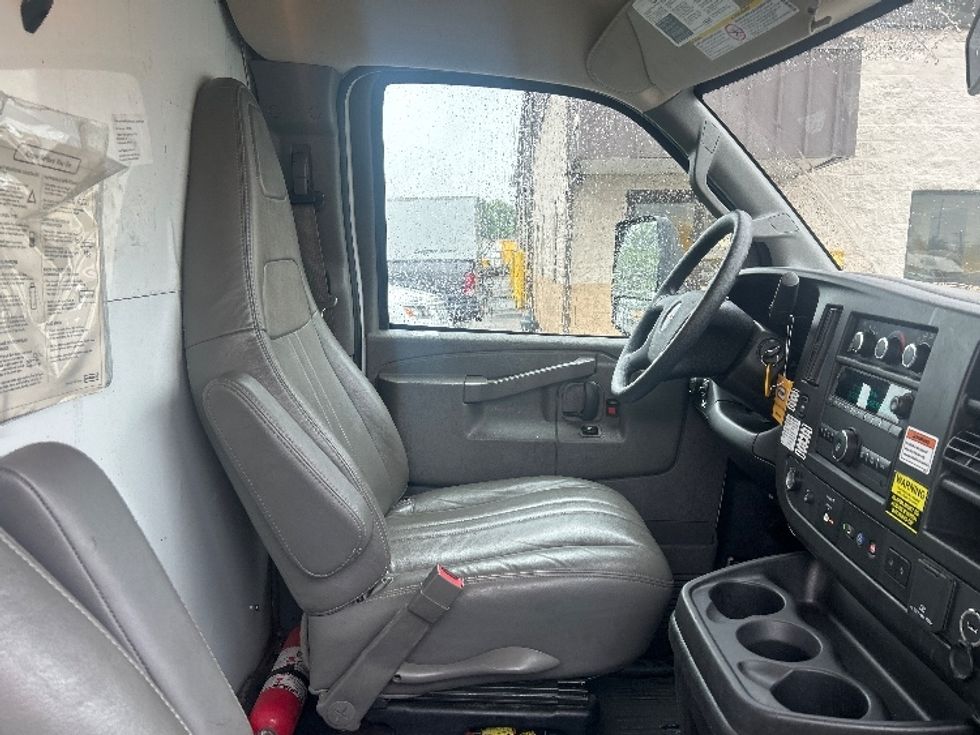 Light Duty Box Truck-Light and Medium Duty Trucks-GMC-2021-Savana G33903-Louisville-KY-90,838\n\t\tmiles-$ 28,250 - Image 20