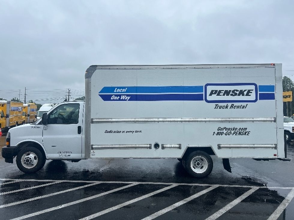 Light Duty Box Truck-Light and Medium Duty Trucks-GMC-2021-Savana G33903-Louisville-KY-90,838\n\t\tmiles-$ 28,250 - Image 4