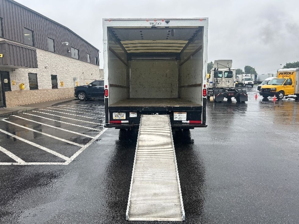 Light Duty Box Truck-Light and Medium Duty Trucks-GMC-2021-Savana G33903-Louisville-KY-90,838\n\t\tmiles-$ 28,250 - Image 8
