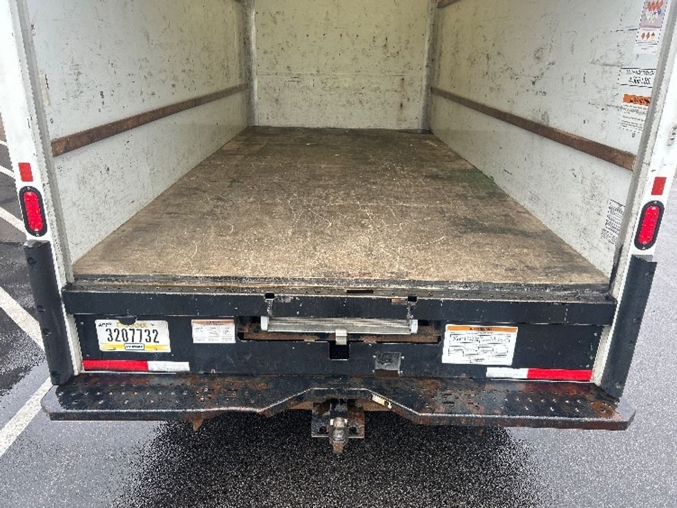 Light Duty Box Truck-Light and Medium Duty Trucks-GMC-2021-Savana G33903-Louisville-KY-90,838\n\t\tmiles-$ 28,250 - Image 9