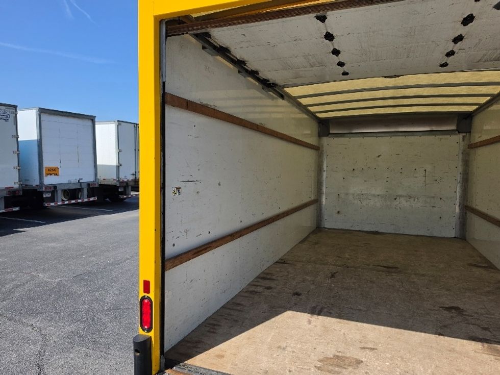Light Duty Box Truck-Light and Medium Duty Trucks-GMC-2021-Savana G33903-Louisville-KY-94,952\n\t\tmiles-$ 26,500 - Image 11