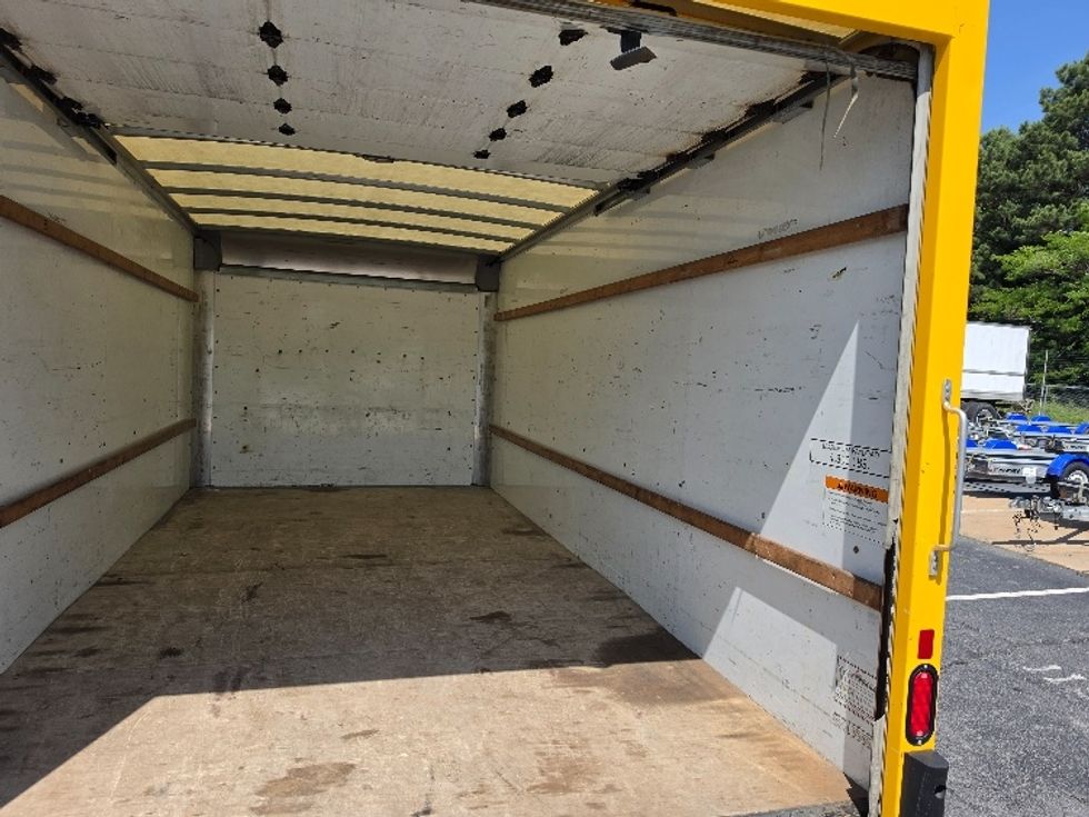 Light Duty Box Truck-Light and Medium Duty Trucks-GMC-2021-Savana G33903-Louisville-KY-94,952\n\t\tmiles-$ 26,500 - Image 12