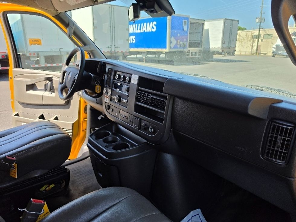 Light Duty Box Truck-Light and Medium Duty Trucks-GMC-2021-Savana G33903-Louisville-KY-94,952\n\t\tmiles-$ 26,500 - Image 22