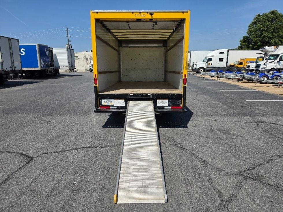 Light Duty Box Truck-Light and Medium Duty Trucks-GMC-2021-Savana G33903-Louisville-KY-94,952\n\t\tmiles-$ 26,500 - Image 9