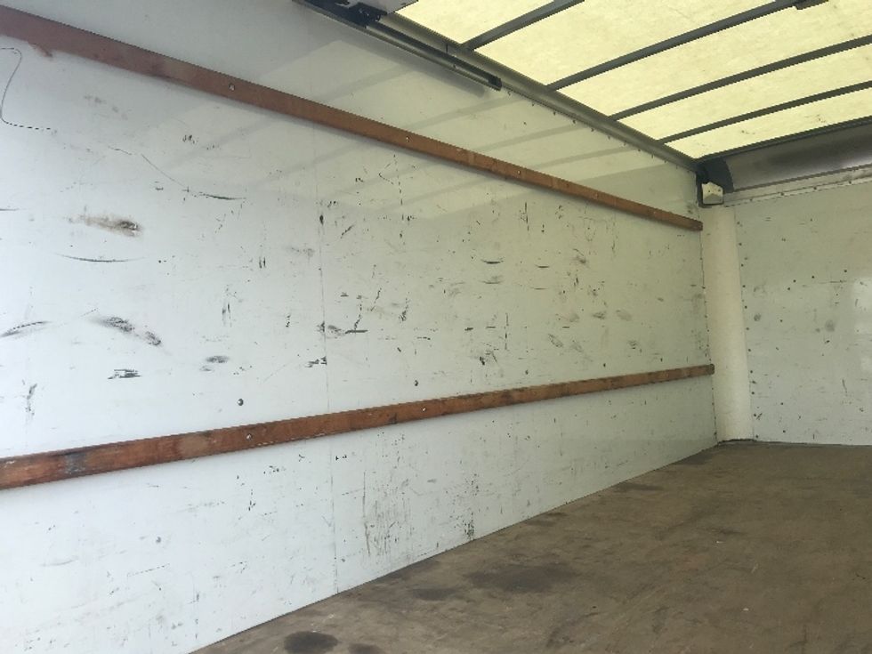 Light Duty Box Truck-Light and Medium Duty Trucks-GMC-2021-Savana G33903-Louisville-KY-95,691\n\t\tmiles-$ 26,250 - Image 11