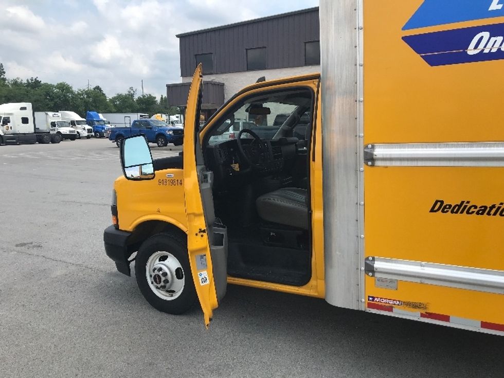 Light Duty Box Truck-Light and Medium Duty Trucks-GMC-2021-Savana G33903-Louisville-KY-95,691\n\t\tmiles-$ 26,250 - Image 16