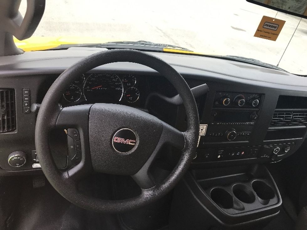 Light Duty Box Truck-Light and Medium Duty Trucks-GMC-2021-Savana G33903-Louisville-KY-95,691\n\t\tmiles-$ 26,250 - Image 18