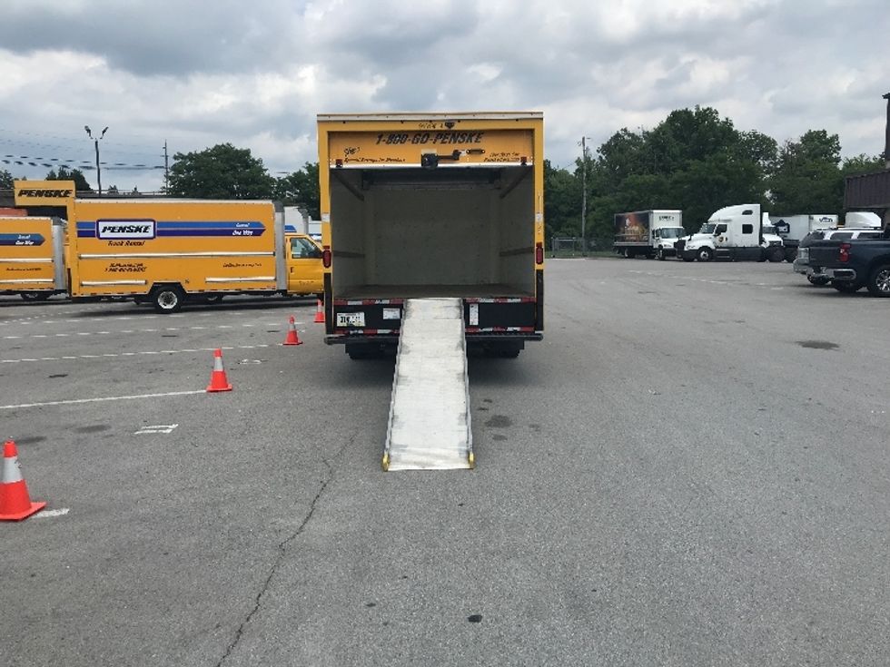 Light Duty Box Truck-Light and Medium Duty Trucks-GMC-2021-Savana G33903-Louisville-KY-95,691\n\t\tmiles-$ 26,250 - Image 9