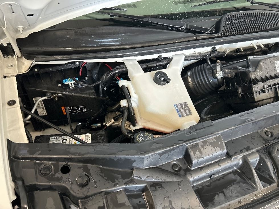 Light Duty Box Truck-Light and Medium Duty Trucks-GMC-2021-Savana G33903-Lowell-AR-118,339\n\t\tmiles-$ 27,000 - Image 21