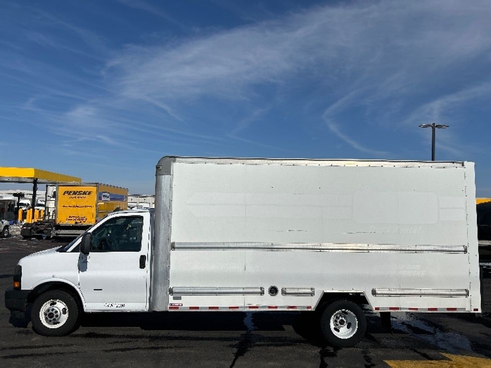 Light Duty Box Truck-Light and Medium Duty Trucks-GMC-2021-Savana G33903-Lowell-AR-118,339\n\t\tmiles-$ 27,000 - Image 4