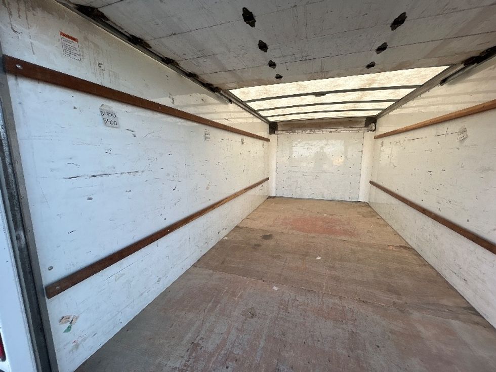 Light Duty Box Truck-Light and Medium Duty Trucks-GMC-2021-Savana G33903-Lowell-AR-123,145\n\t\tmiles-$ 26,500 - Image 10