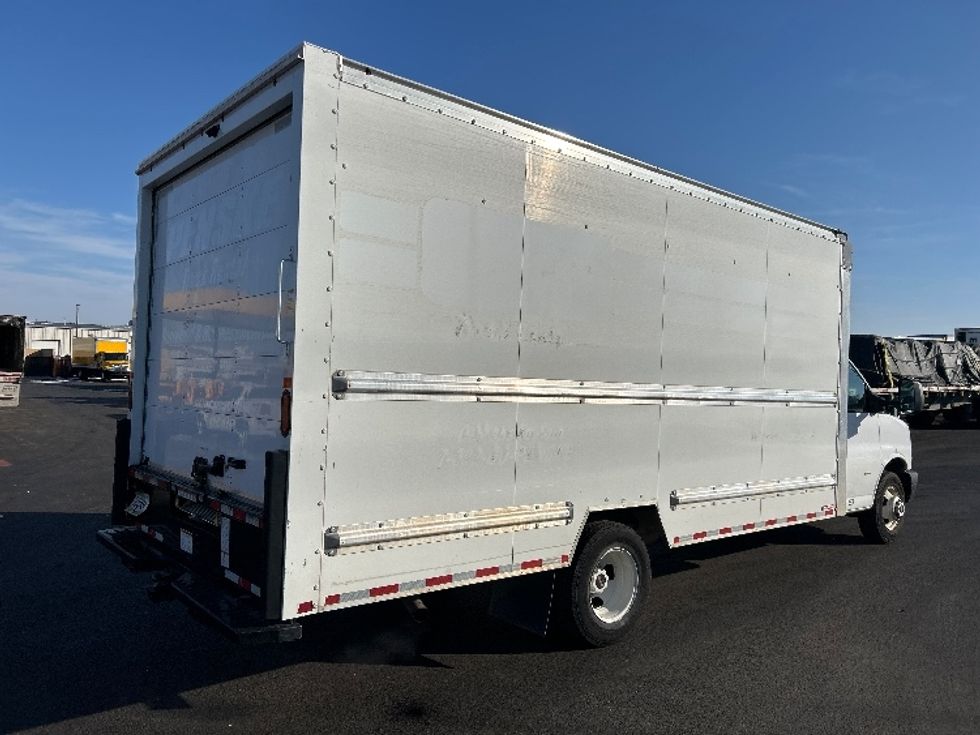 Light Duty Box Truck-Light and Medium Duty Trucks-GMC-2021-Savana G33903-Lowell-AR-123,145\n\t\tmiles-$ 26,500 - Image 12