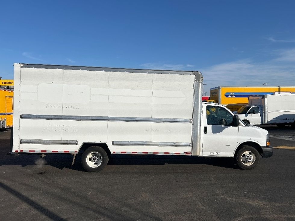Light Duty Box Truck-Light and Medium Duty Trucks-GMC-2021-Savana G33903-Lowell-AR-123,145\n\t\tmiles-$ 26,500 - Image 13