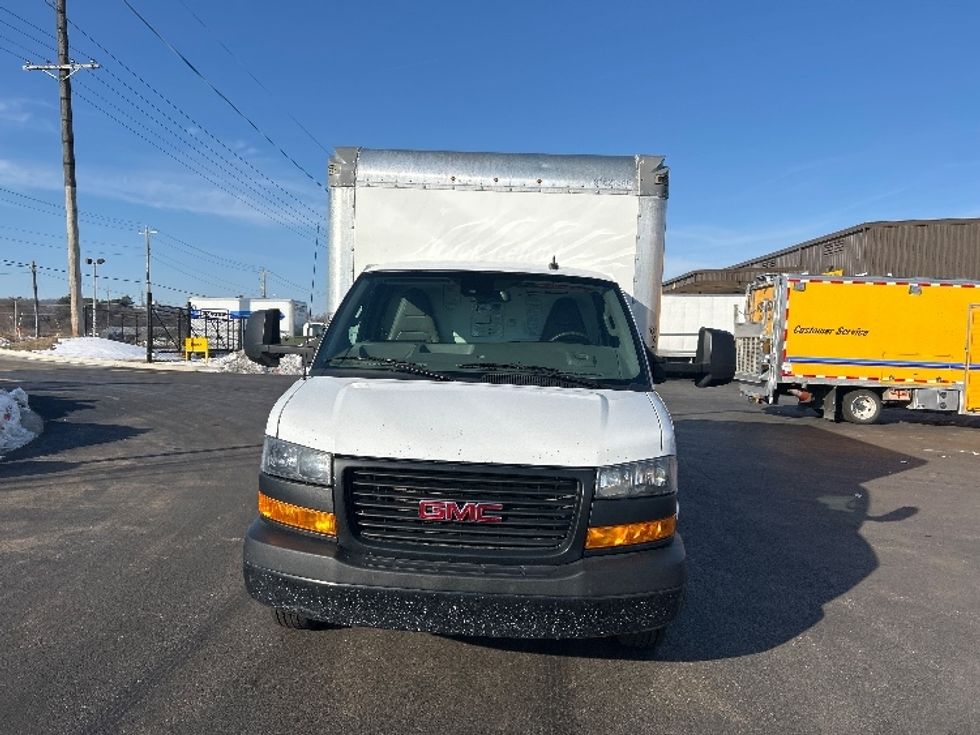 Light Duty Box Truck-Light and Medium Duty Trucks-GMC-2021-Savana G33903-Lowell-AR-123,145\n\t\tmiles-$ 26,500 - Image 2