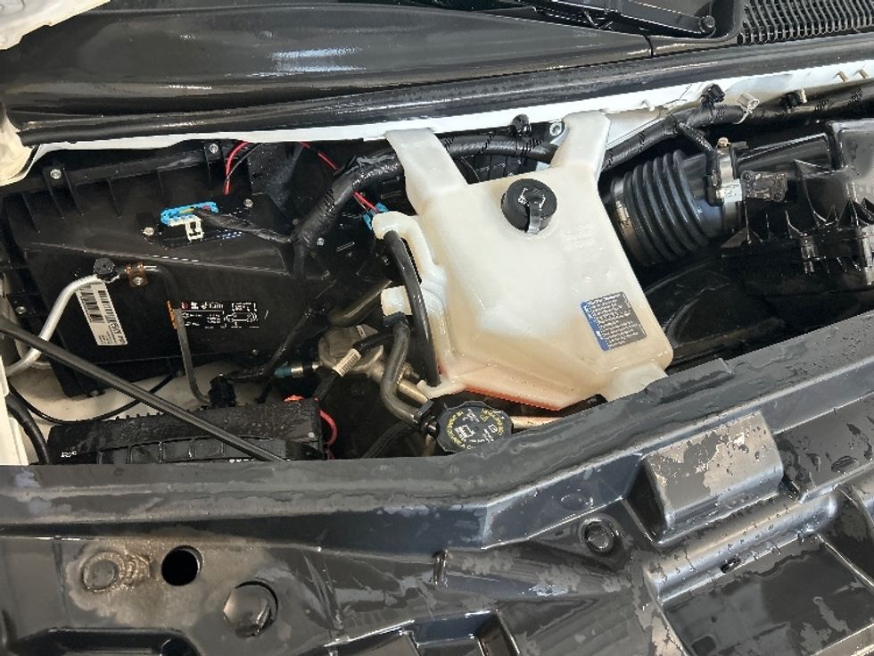 Light Duty Box Truck-Light and Medium Duty Trucks-GMC-2021-Savana G33903-Lowell-AR-123,145\n\t\tmiles-$ 26,500 - Image 21