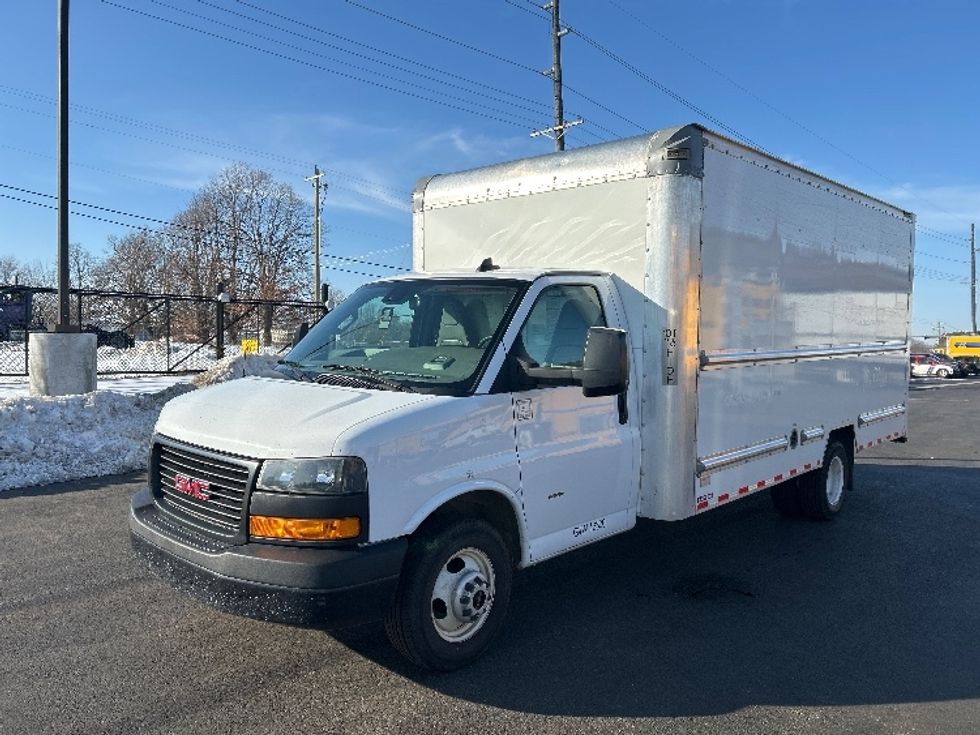 Light Duty Box Truck-Light and Medium Duty Trucks-GMC-2021-Savana G33903-Lowell-AR-123,145\n\t\tmiles-$ 26,500 - Image 3
