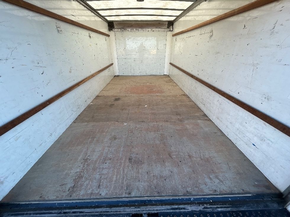 Light Duty Box Truck-Light and Medium Duty Trucks-GMC-2021-Savana G33903-Lowell-AR-123,145\n\t\tmiles-$ 26,500 - Image 9