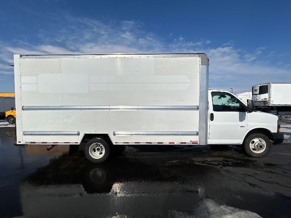 Light Duty Box Truck-Light and Medium Duty Trucks-GMC-2021-Savana G33903-Lowell-AR-90,701\n\t\tmiles-$ 30,250 - Image 12