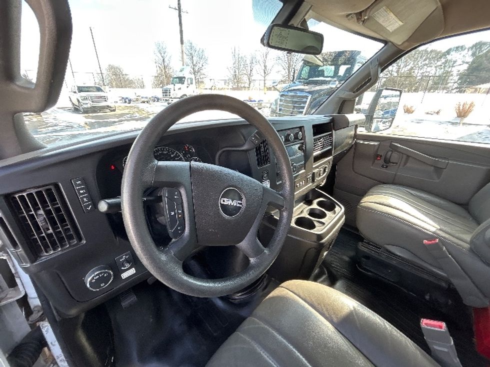 Light Duty Box Truck-Light and Medium Duty Trucks-GMC-2021-Savana G33903-Lowell-AR-90,701\n\t\tmiles-$ 30,250 - Image 14