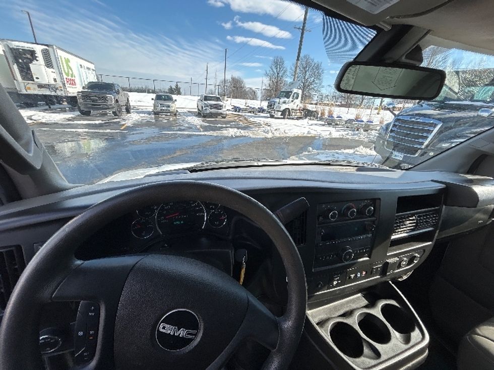 Light Duty Box Truck-Light and Medium Duty Trucks-GMC-2021-Savana G33903-Lowell-AR-90,701\n\t\tmiles-$ 30,250 - Image 15