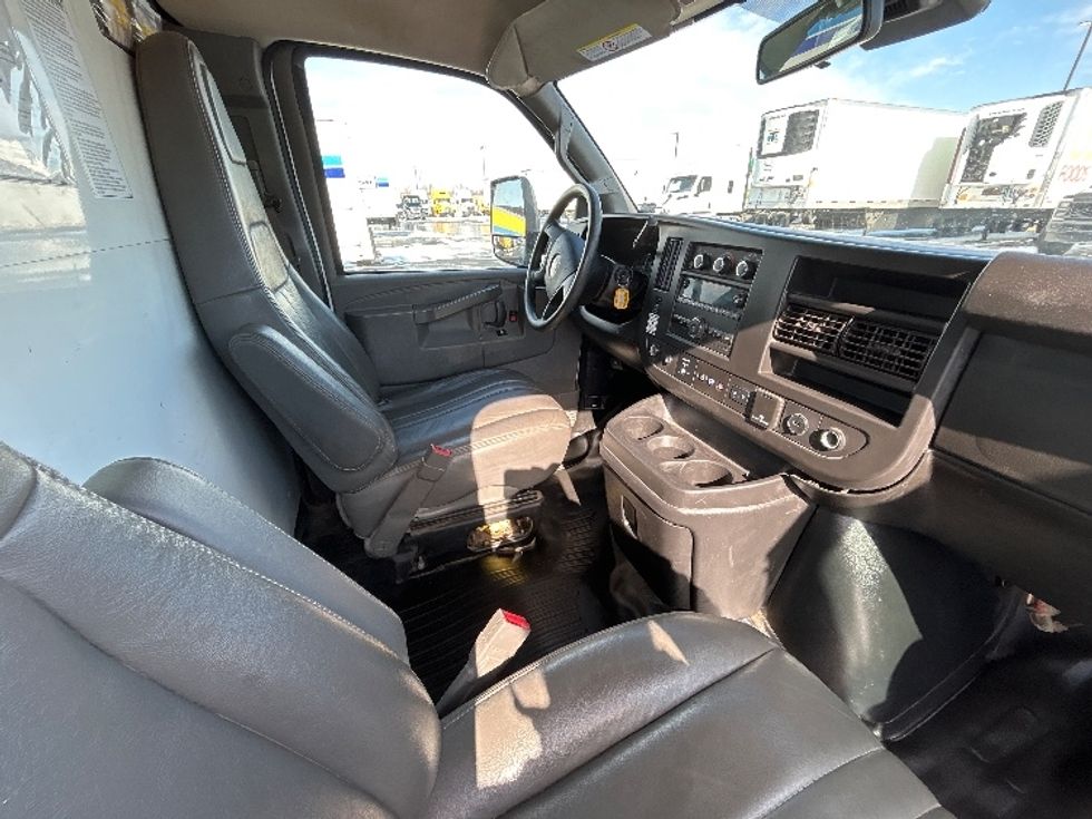 Light Duty Box Truck-Light and Medium Duty Trucks-GMC-2021-Savana G33903-Lowell-AR-90,701\n\t\tmiles-$ 30,250 - Image 19