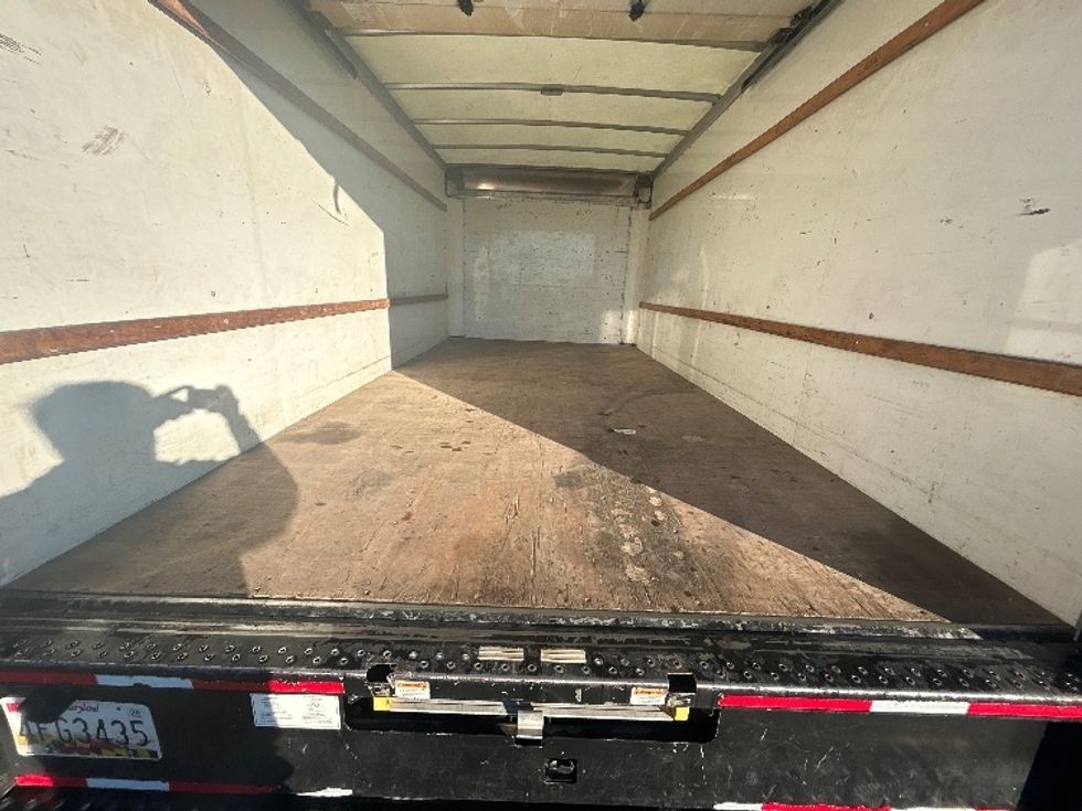 Light Duty Box Truck-Light and Medium Duty Trucks-GMC-2021-Savana G33903-Lowell-AR-94,700\n\t\tmiles-$ 29,750 - Image 10