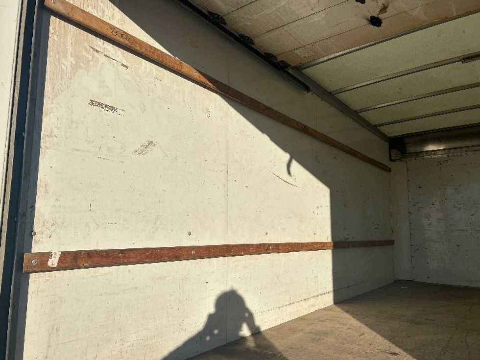 Light Duty Box Truck-Light and Medium Duty Trucks-GMC-2021-Savana G33903-Lowell-AR-94,700\n\t\tmiles-$ 29,750 - Image 11