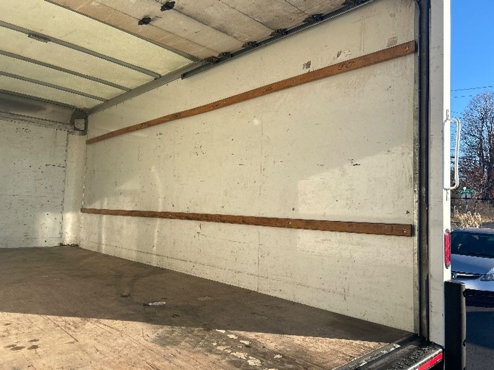 Light Duty Box Truck-Light and Medium Duty Trucks-GMC-2021-Savana G33903-Lowell-AR-94,700\n\t\tmiles-$ 29,750 - Image 12