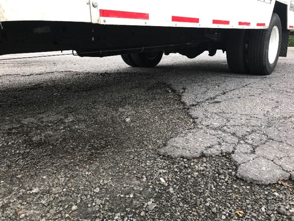 Light Duty Box Truck-Light and Medium Duty Trucks-GMC-2021-Savana G33903-Lowell-AR-94,700\n\t\tmiles-$ 29,750 - Image 5