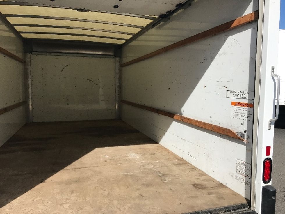 Light Duty Box Truck-Light and Medium Duty Trucks-GMC-2021-Savana G33903-Lowell-AR-96,930\n\t\tmiles-$ 29,500 - Image 12