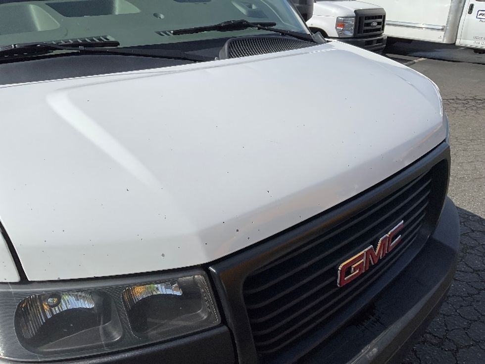 Light Duty Box Truck-Light and Medium Duty Trucks-GMC-2021-Savana G33903-Lowell-AR-96,930\n\t\tmiles-$ 29,500 - Image 27