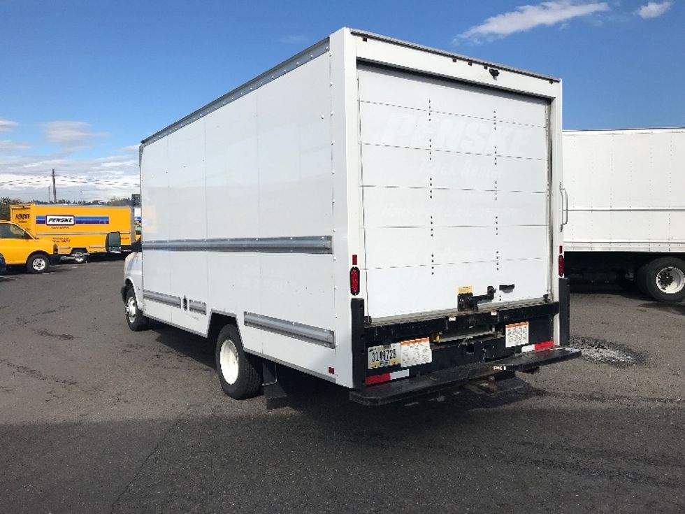 Light Duty Box Truck-Light and Medium Duty Trucks-GMC-2021-Savana G33903-Lowell-AR-96,930\n\t\tmiles-$ 29,500 - Image 6