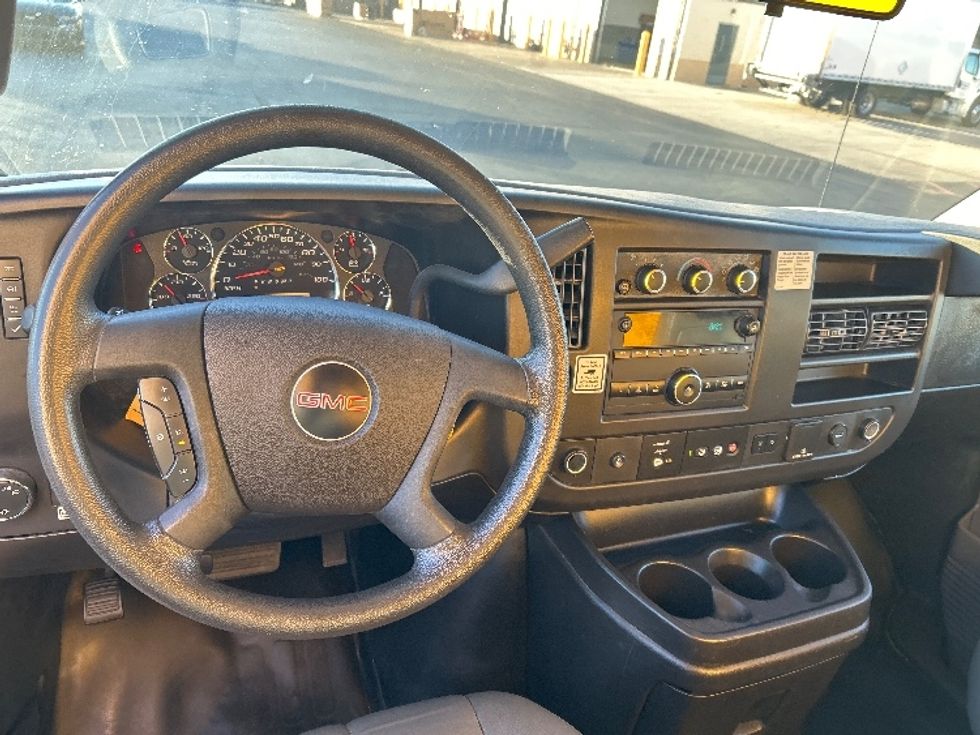 Light Duty Box Truck-Light and Medium Duty Trucks-GMC-2021-Savana G33903-Lowell-AR-99,489\n\t\tmiles-$ 26,250 - Image 16