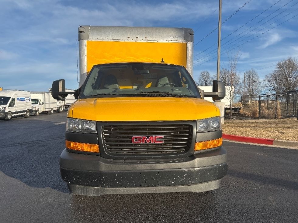 Light Duty Box Truck-Light and Medium Duty Trucks-GMC-2021-Savana G33903-Lowell-AR-99,489\n\t\tmiles-$ 26,250 - Image 2
