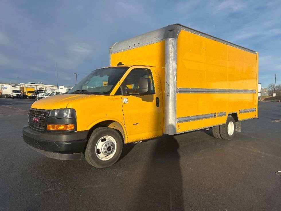 Light Duty Box Truck-Light and Medium Duty Trucks-GMC-2021-Savana G33903-Lowell-AR-99,489\n\t\tmiles-$ 26,250 - Image 3
