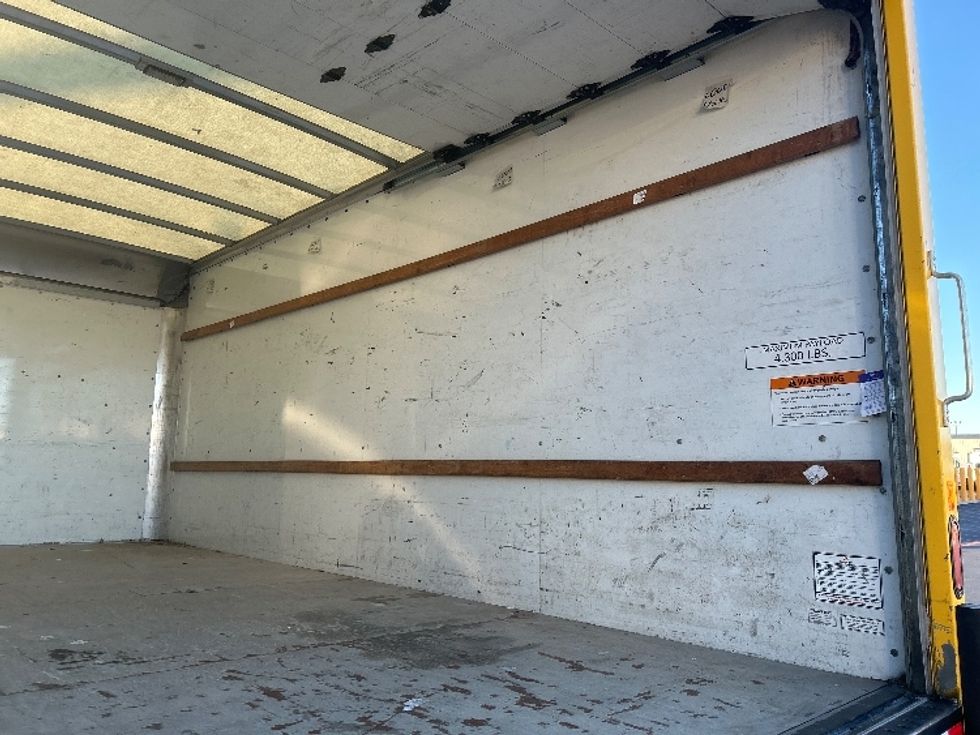 Light Duty Box Truck-Light and Medium Duty Trucks-GMC-2021-Savana G33903-Lowell-AR-99,489\n\t\tmiles-$ 26,250 - Image 9