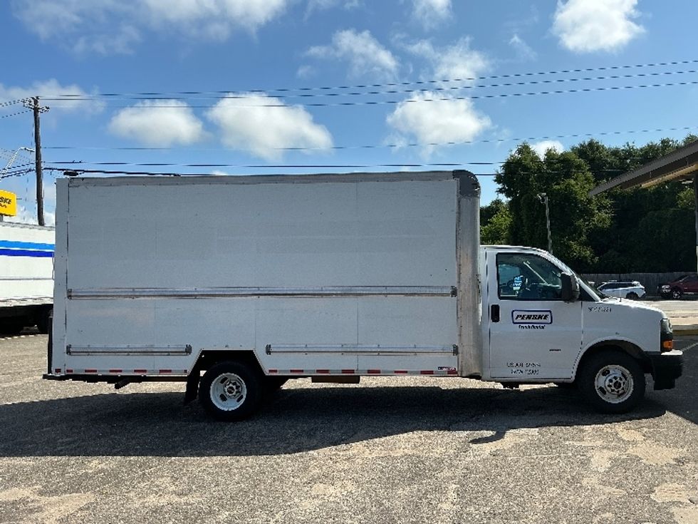 Light Duty Box Truck-Light and Medium Duty Trucks-GMC-2021-Savana G33903-Loxley-AL-72,718\n\t\tmiles-$ 34,500 - Image 15